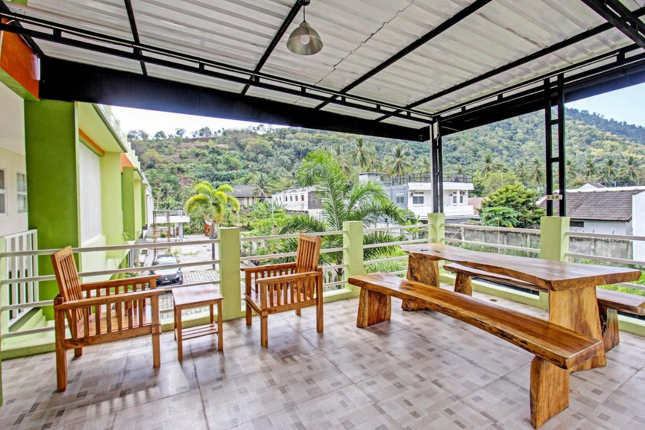 Capital O 91384 Rintaka Residence Senggigi Extérieur photo