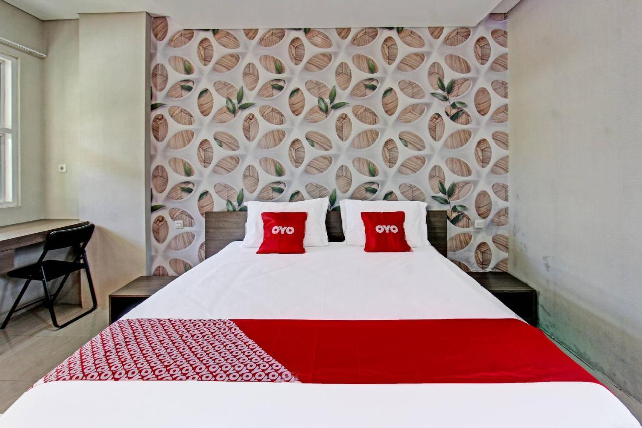 Capital O 91384 Rintaka Residence Senggigi Extérieur photo